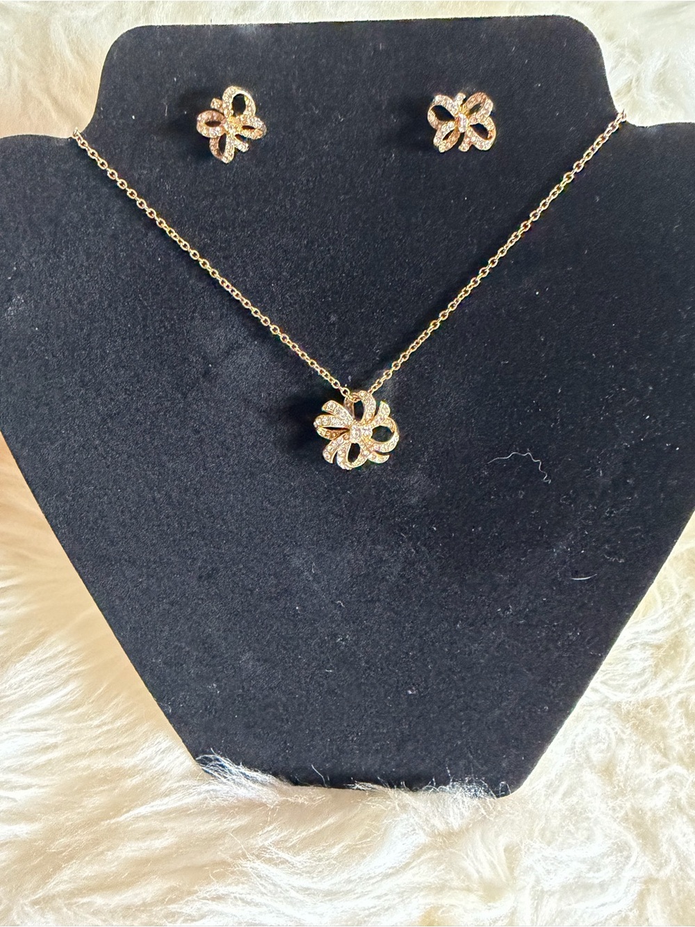 Avon Iconic Gold Bow Crystal Necklace and Stud Earrings Set